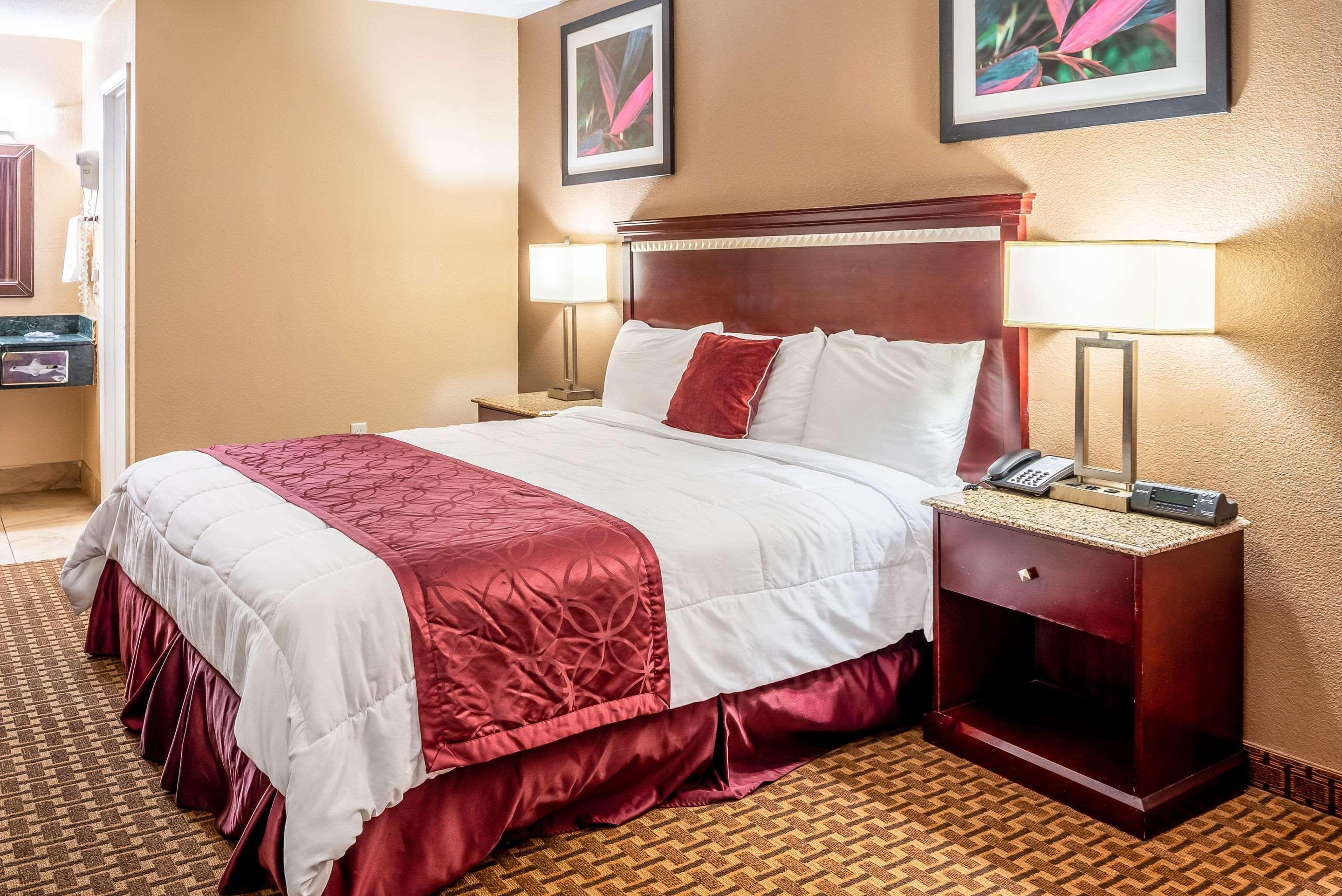Rodeway Inn Bushnell Bagian luar foto