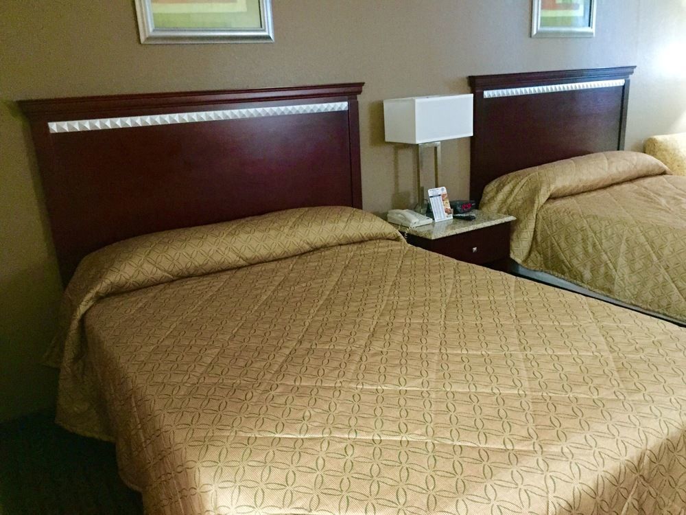 Rodeway Inn Bushnell Bagian luar foto