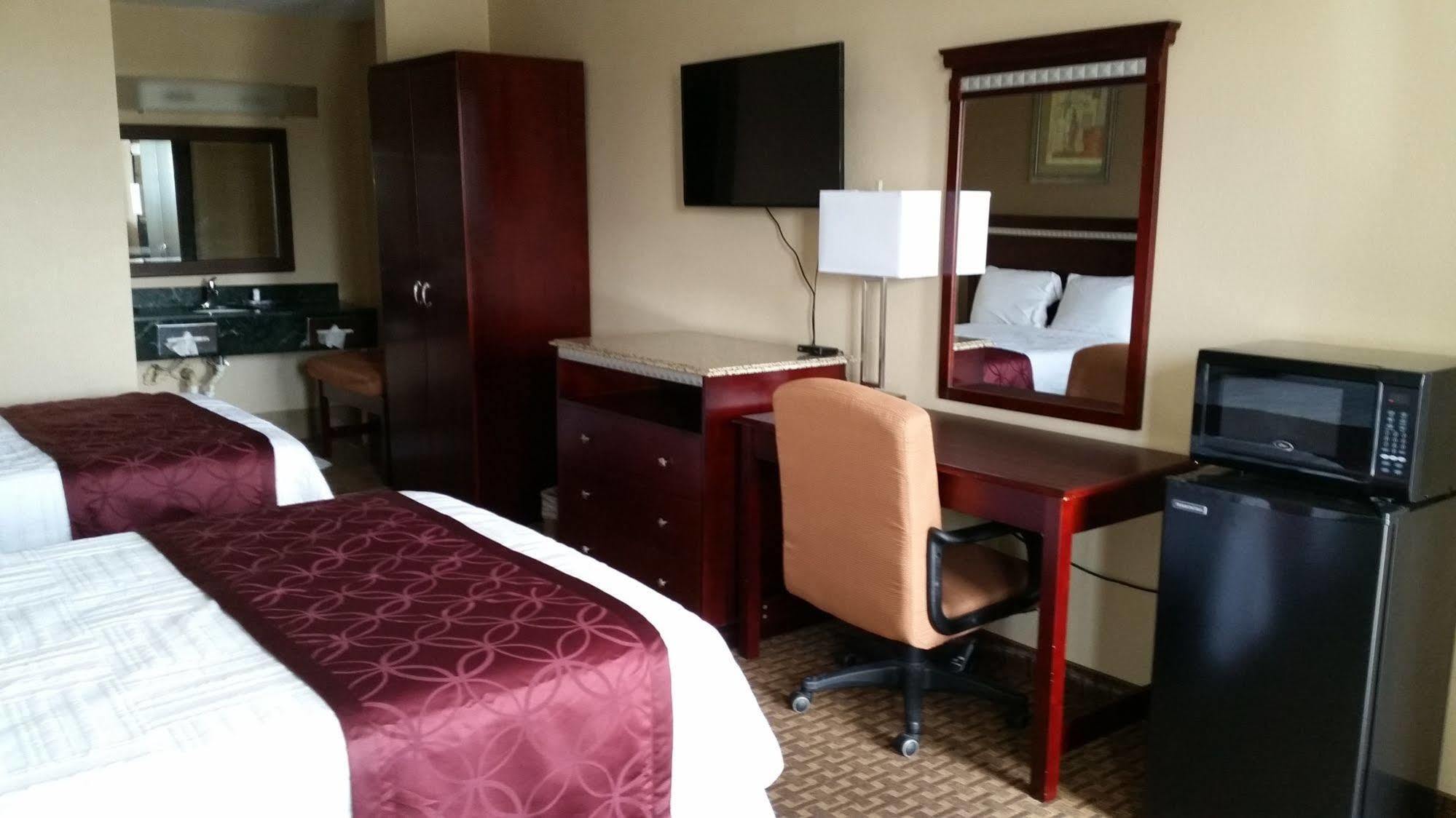 Rodeway Inn Bushnell Bagian luar foto